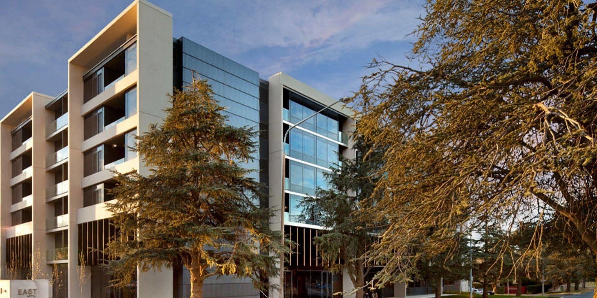 East Hotel And Apartments Канбера Екстериор снимка